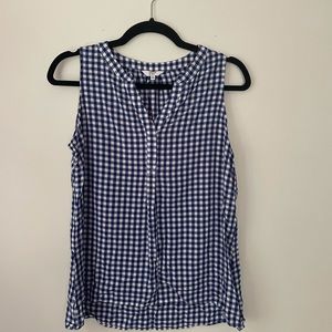 Crown & Ivy, Size Medium